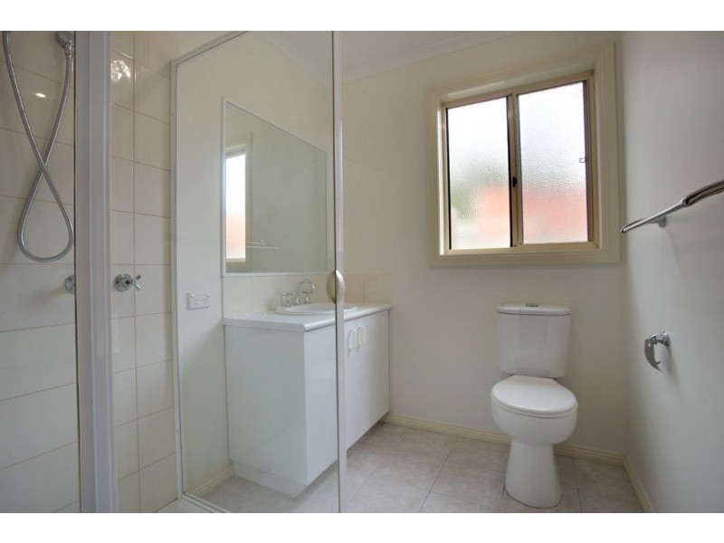 2/16 Bellbird Drive, Bayswater North VIC 3153