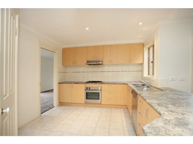 2/16 Bellbird Drive, Bayswater North VIC 3153