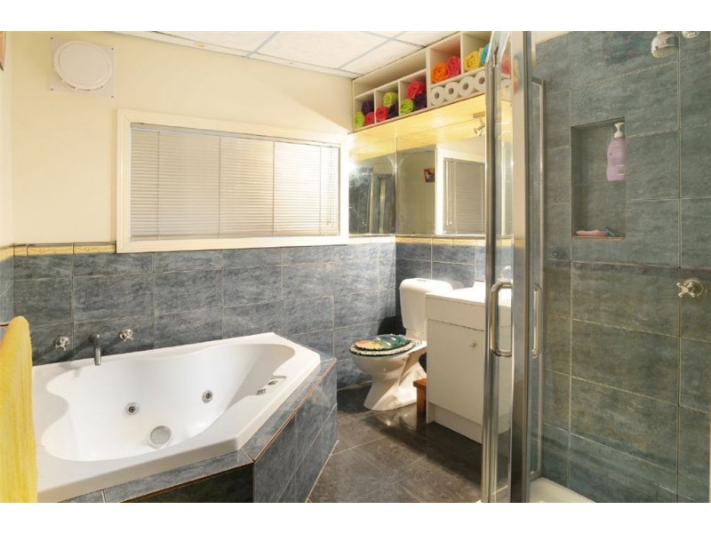 34 Bayview Crescent, The Basin VIC 3154