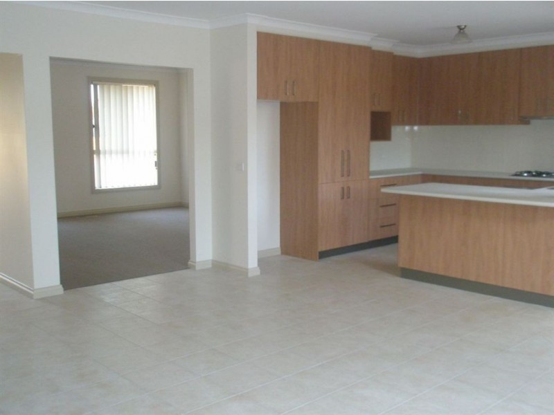 2/30 David Street, Knoxfield VIC 3180