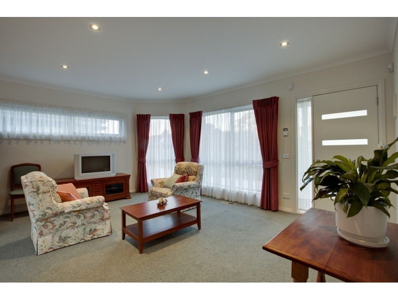 2/26 Flower Street, Ferntree Gully VIC 3156