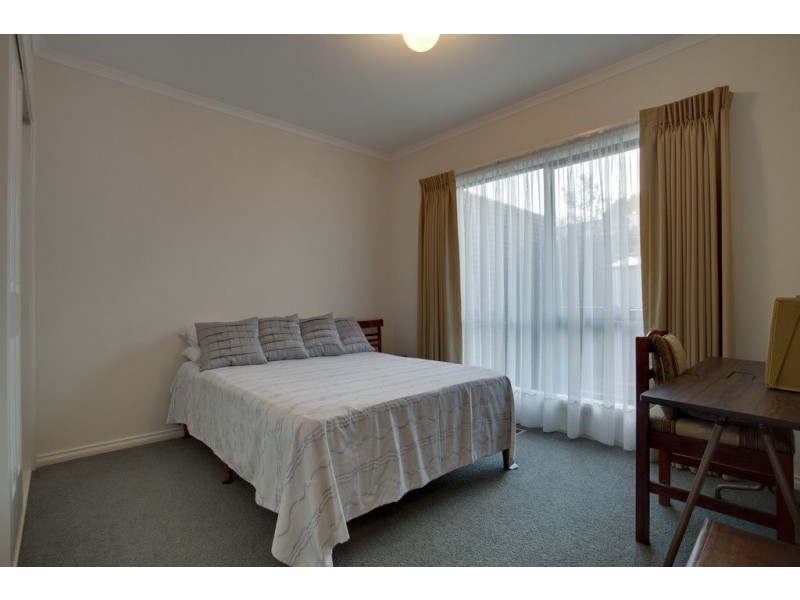 2/26 Flower Street, Ferntree Gully VIC 3156