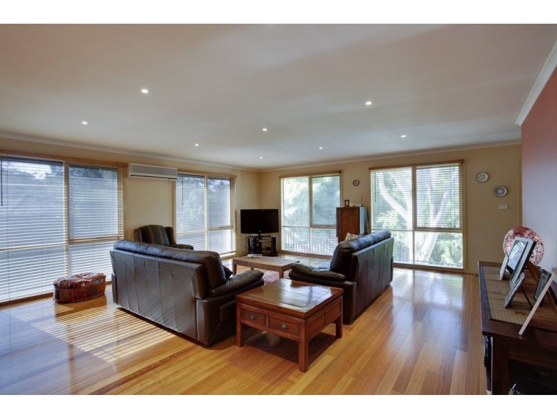 17 Vandeven Court, Ferntree Gully VIC 3156