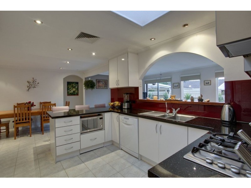 94 Rachelle Drive, Wantirna VIC 3152
