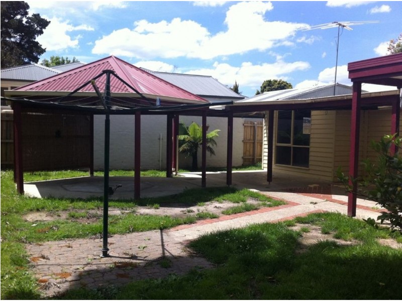 18 Woodvale Road, Boronia VIC 3155