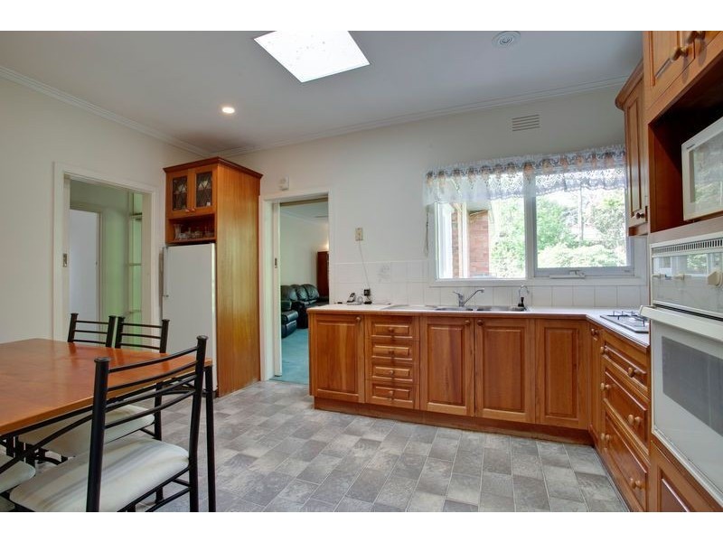 2 Dorian Avenue, Ferntree Gully VIC 3156