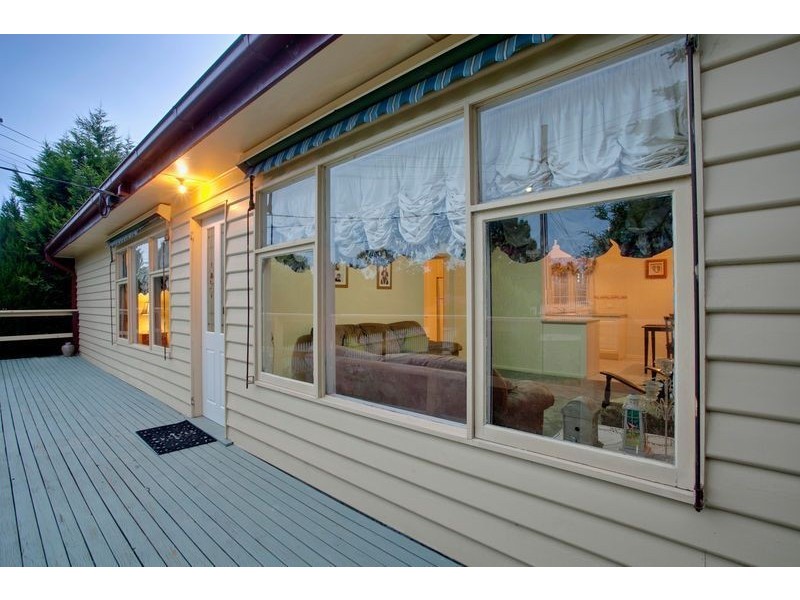12 Weyburn Road, Boronia VIC 3155