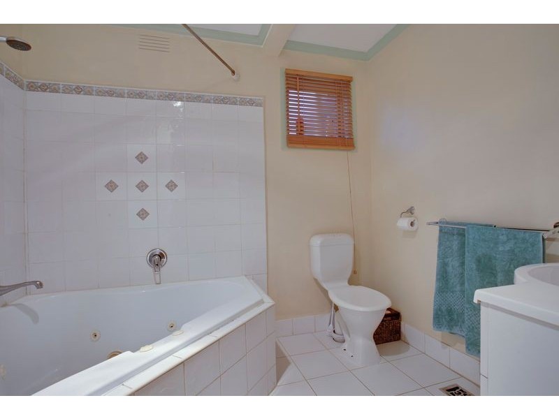 12 Weyburn Road, Boronia VIC 3155
