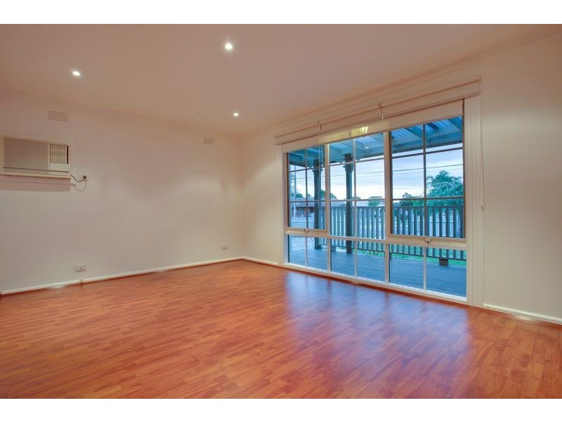 23 Holme Road, Ferntree Gully VIC 3156