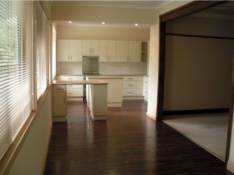 11 Albert Street, Upper Ferntree Gully VIC 3156