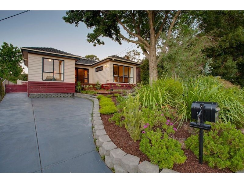 15 Hilda Avenue, Boronia VIC 3155
