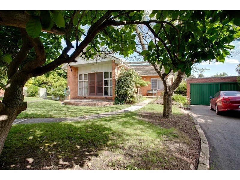 2 Dorian Avenue, Ferntree Gully VIC 3156