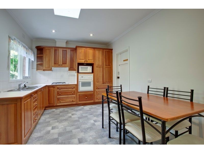 2 Dorian Avenue, Ferntree Gully VIC 3156