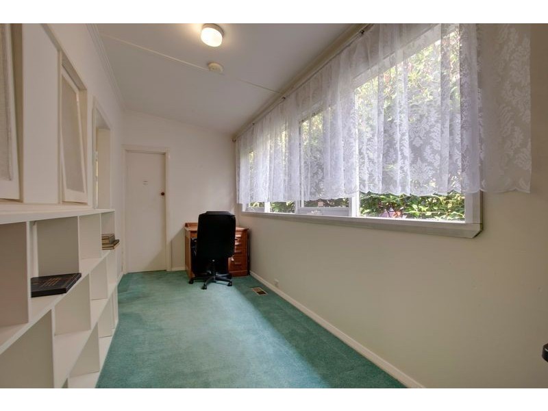 2 Dorian Avenue, Ferntree Gully VIC 3156