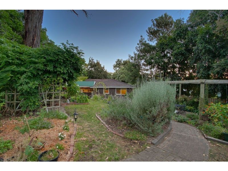 29 Joan Avenue, Ferntree Gully VIC 3156