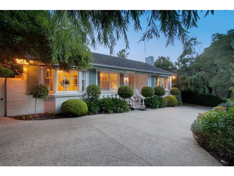 12 Vaughan Road, Ferntree Gully VIC 3156