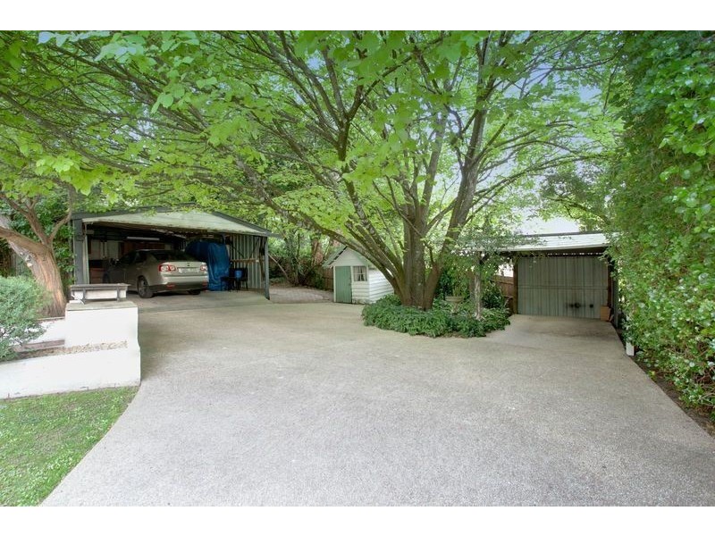 12 Vaughan Road, Ferntree Gully VIC 3156