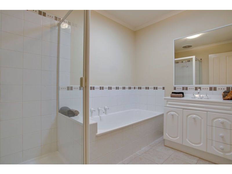 2/12 Pope Avenue, Boronia VIC 3155