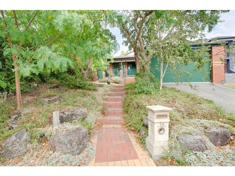 16 Finsbury Close, Rowville VIC 3178