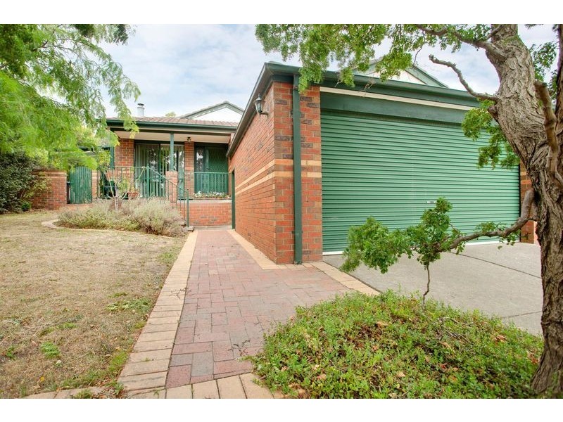 16 Finsbury Close, Rowville VIC 3178