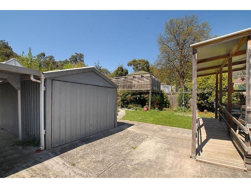 2 Vaughan Road, Ferntree Gully VIC 3156