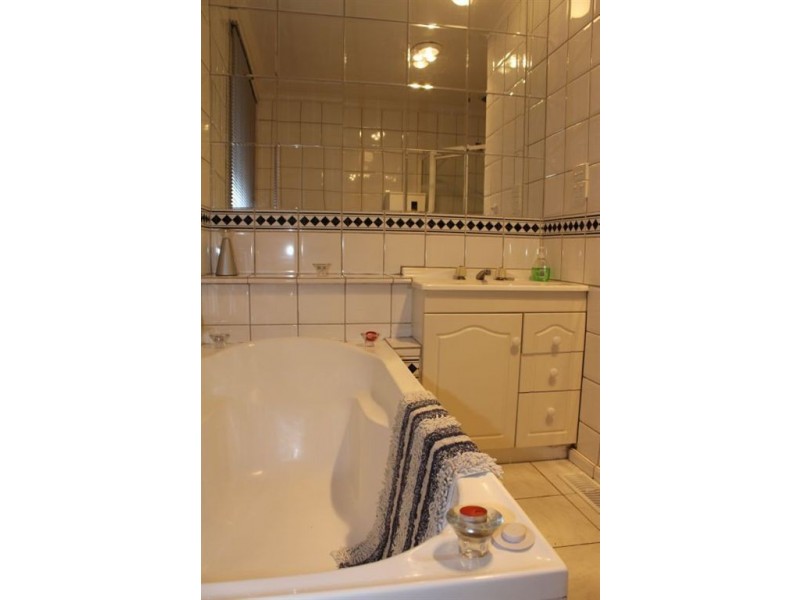 37 Veronica Street, Ferntree Gully VIC 3156