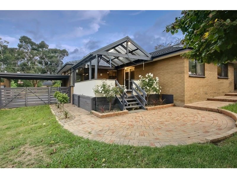 8 Treetop Drive, Kilsyth VIC 3137