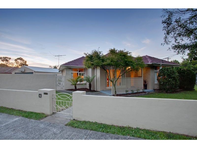 8 Parkview Drive, Ferntree Gully VIC 3156