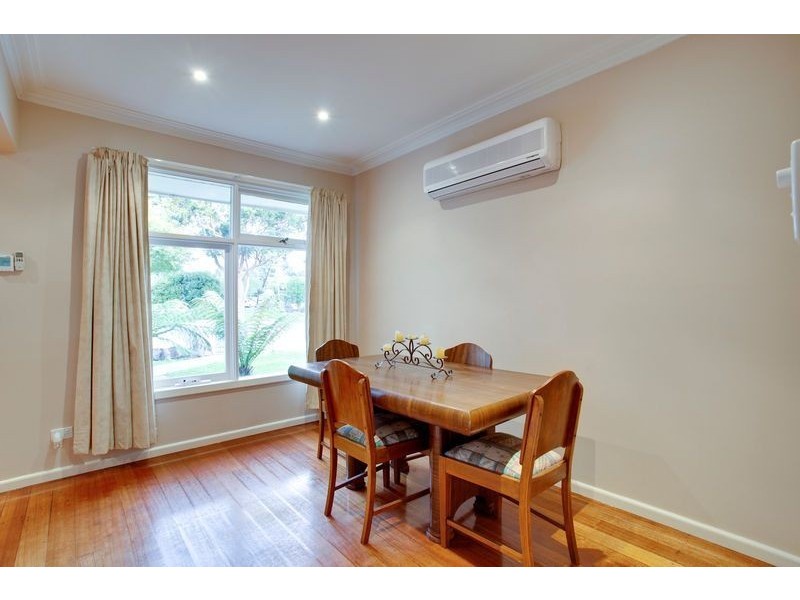 8 Parkview Drive, Ferntree Gully VIC 3156