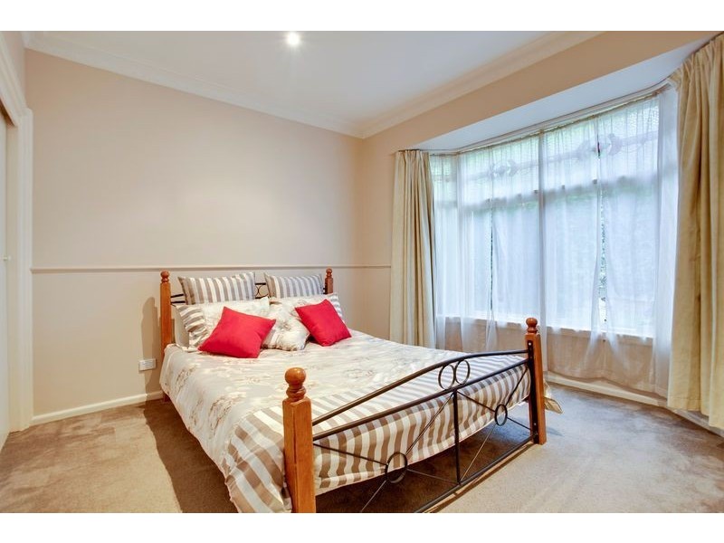 8 Parkview Drive, Ferntree Gully VIC 3156