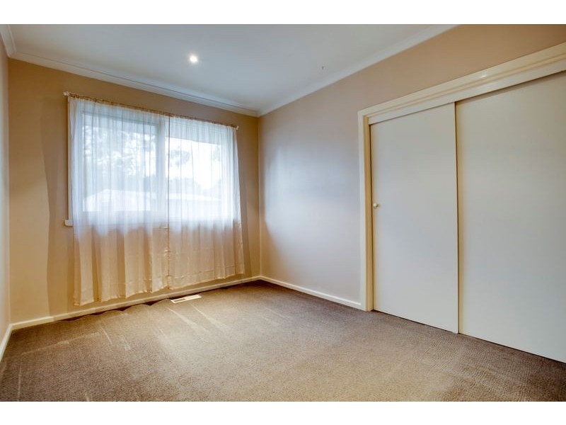 8 Parkview Drive, Ferntree Gully VIC 3156