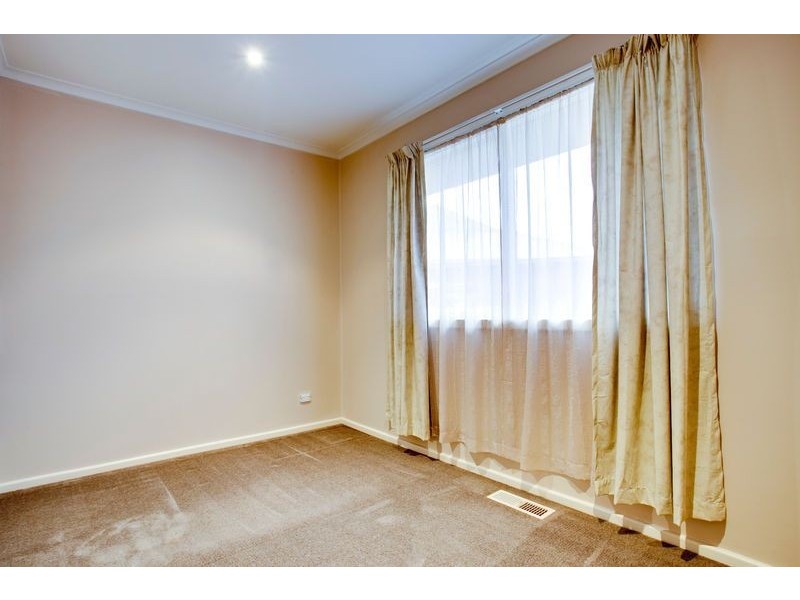 8 Parkview Drive, Ferntree Gully VIC 3156