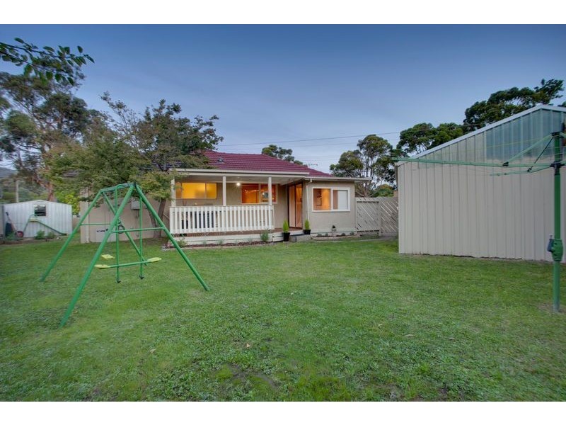 8 Parkview Drive, Ferntree Gully VIC 3156