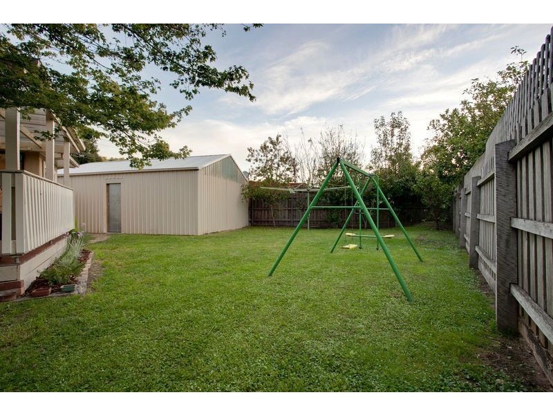 8 Parkview Drive, Ferntree Gully VIC 3156