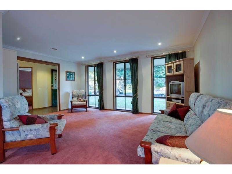 8 McGivern Court, Bayswater North VIC 3153