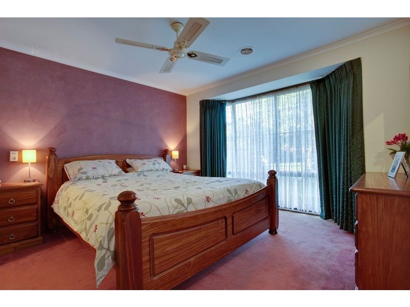 8 McGivern Court, Bayswater North VIC 3153