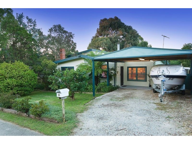 16 Carnarvon Avenue, The Basin VIC 3154