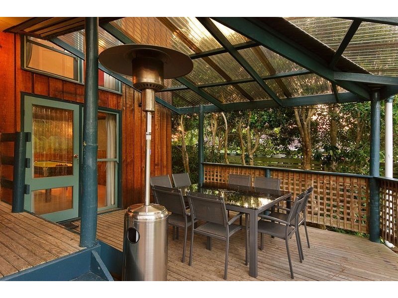 16 Carnarvon Avenue, The Basin VIC 3154