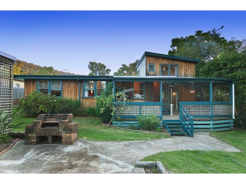 16 Carnarvon Avenue, The Basin VIC 3154