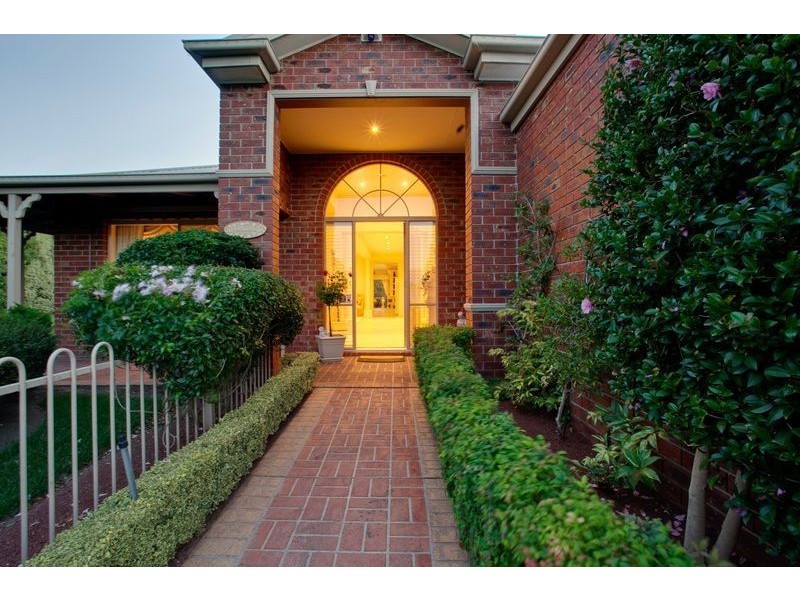 27 Sunset Drive, Kilsyth South VIC 3137