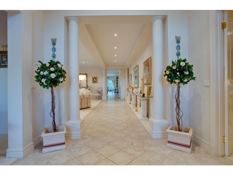 27 Sunset Drive, Kilsyth South VIC 3137