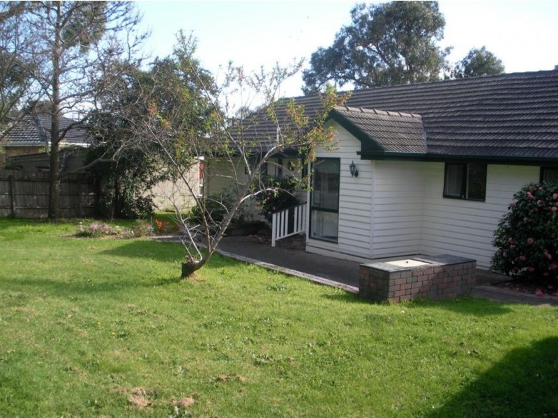27 Duncan Avenue, Boronia VIC 3155