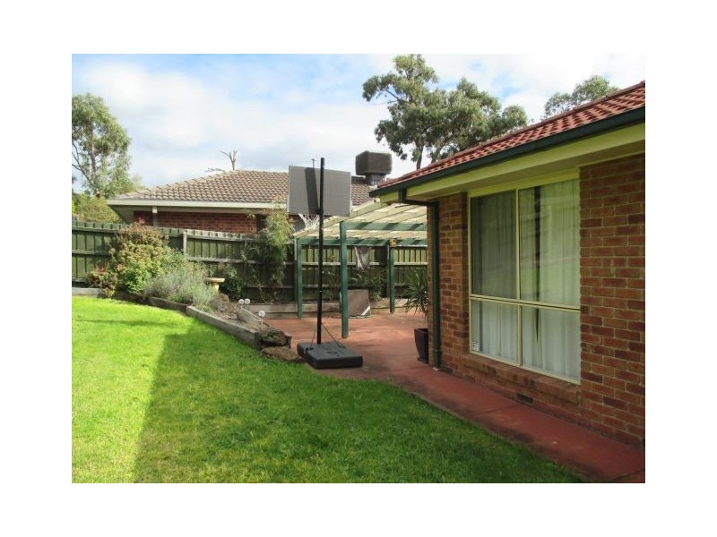 25 Manifold Court, Croydon VIC 3136