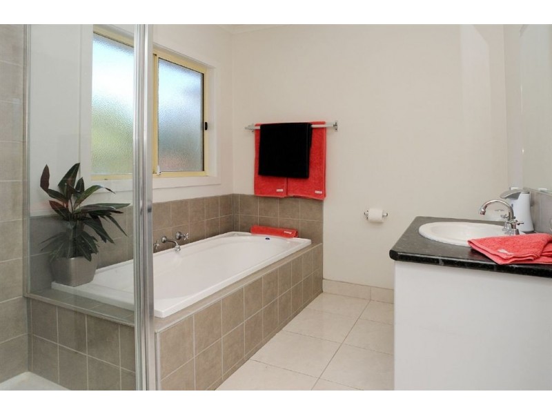 8/277-279 Colchester Road, Kilsyth South VIC 3137