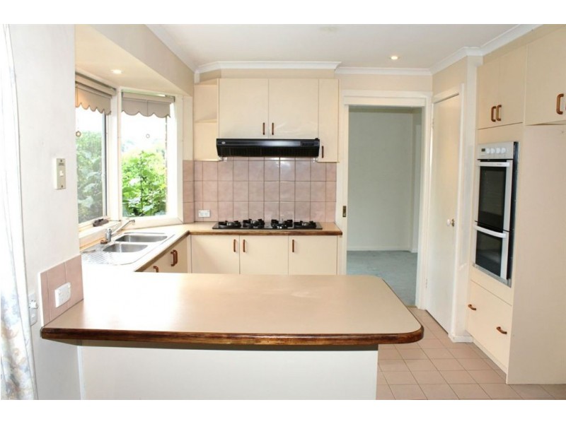 2/13 Laurel Avenue, Boronia VIC 3155