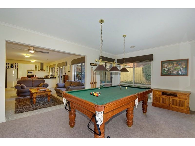 8 Whitehall Terrace, Ferntree Gully VIC 3156