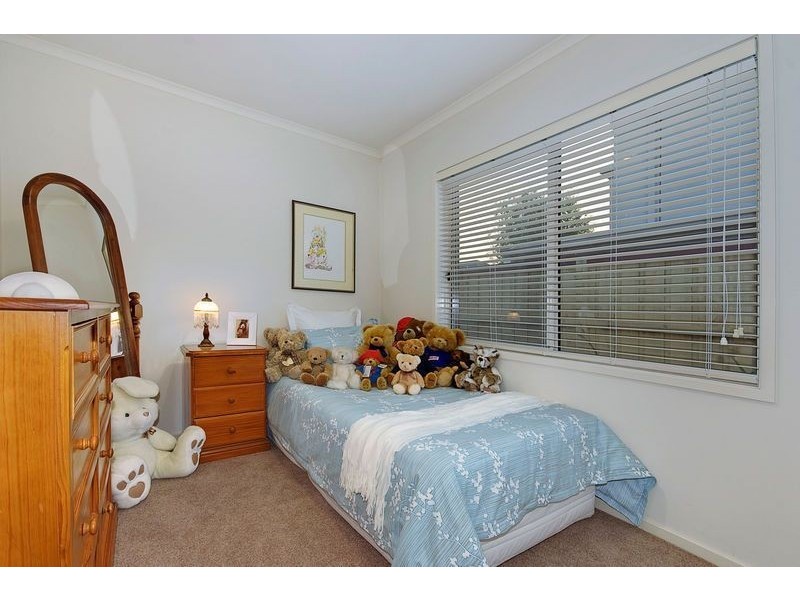 8 Whitehall Terrace, Ferntree Gully VIC 3156