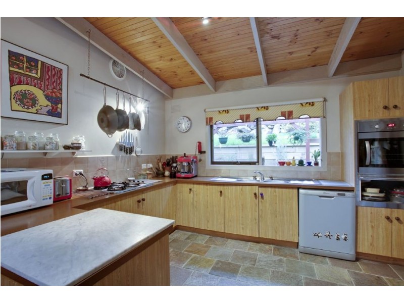 12 Grandview Crescent, Upper Ferntree Gully VIC 3156