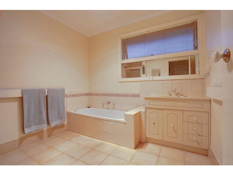28 Sycamore Crescent, Boronia VIC 3155