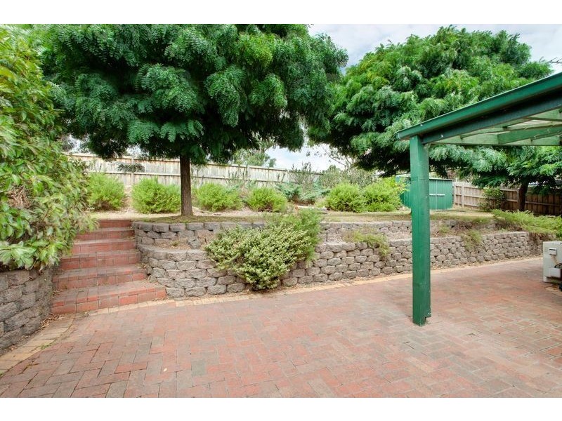 16 Finsbury Close, Rowville VIC 3178